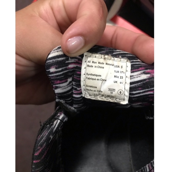 Champion shoes - Picture 3 of 3